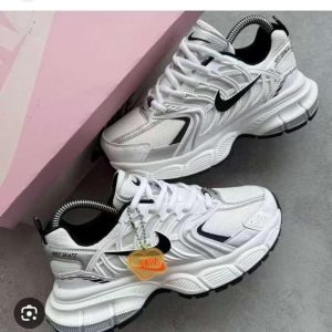 Classic sneaker