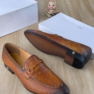 Italian leather men cooperate