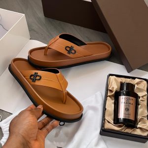 Classic men's slippers